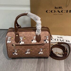 Coach Rowan Signature Canvas Shoulder Bag cBM33